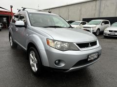 Photo of the vehicle Mitsubishi Outlander