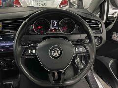 Photo of the vehicle Volkswagen Golf