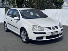 Photo of the vehicle Volkswagen Golf