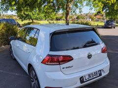 Photo of the vehicle Volkswagen Golf GTI