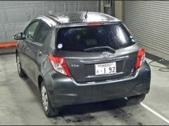 Photo of the vehicle Toyota Vitz