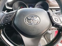 Photo of the vehicle Toyota C-HR