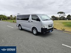 Photo of the vehicle Toyota HiAce