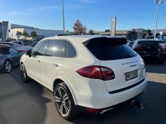 Photo of the vehicle Porsche Cayenne