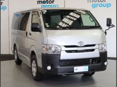 Photo of the vehicle Toyota HiAce