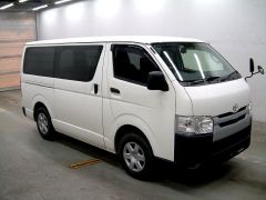 Photo of the vehicle Toyota HiAce