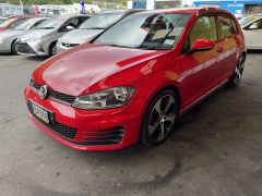 Photo of the vehicle Volkswagen Golf