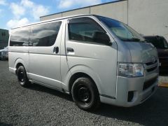 Photo of the vehicle Toyota HiAce