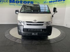 Photo of the vehicle Toyota HiAce