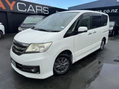 Photo of the vehicle Nissan Serena