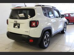 Photo of the vehicle Jeep Renegade