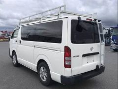 Photo of the vehicle Toyota HiAce