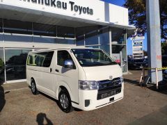 Photo of the vehicle Toyota HiAce