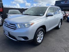 Photo of the vehicle Toyota Highlander