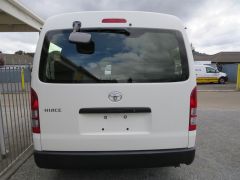 Photo of the vehicle Toyota HiAce