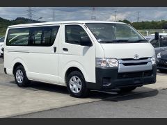 Photo of the vehicle Toyota HiAce