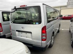 Photo of the vehicle Toyota HiAce