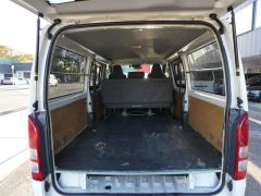 Photo of the vehicle Toyota HiAce