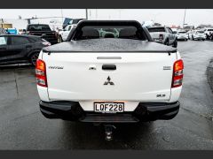 Photo of the vehicle Mitsubishi Triton