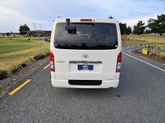 Photo of the vehicle Toyota HiAce