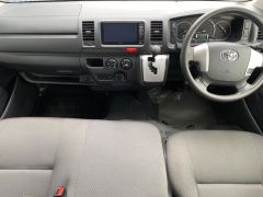 Photo of the vehicle Toyota HiAce