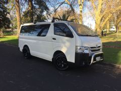 Photo of the vehicle Toyota HiAce