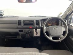 Photo of the vehicle Toyota HiAce