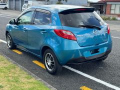 Photo of the vehicle Mazda Demio