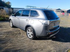 Photo of the vehicle Mitsubishi Outlander