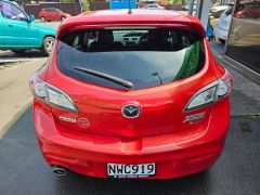 Photo of the vehicle Mazda Axela