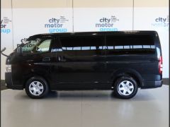 Photo of the vehicle Toyota HiAce