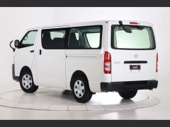 Photo of the vehicle Toyota HiAce