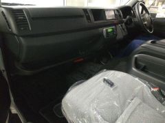 Photo of the vehicle Toyota HiAce