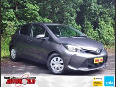 Photo of the vehicle Toyota Vitz