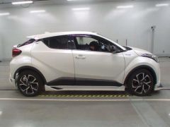 Photo of the vehicle Toyota C-HR