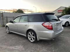 Photo of the vehicle Subaru Legacy