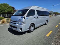 Photo of the vehicle Toyota HiAce