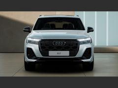 Photo of the vehicle Audi Q7