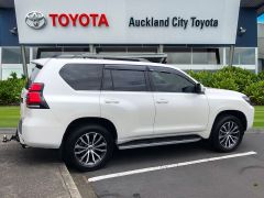 Photo of the vehicle Toyota Land Cruiser Prado