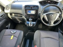 Photo of the vehicle Nissan Serena