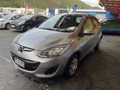 Photo of the vehicle Mazda Demio