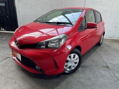 Photo of the vehicle Toyota Vitz