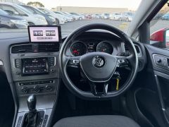 Photo of the vehicle Volkswagen Golf