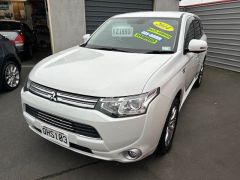 Photo of the vehicle Mitsubishi Outlander