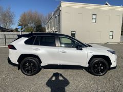 Photo of the vehicle Toyota RAV4