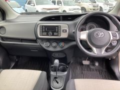 Photo of the vehicle Toyota Vitz