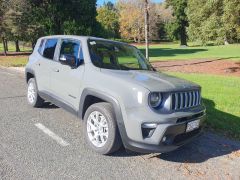 Photo of the vehicle Jeep Renegade