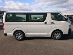 Photo of the vehicle Toyota HiAce