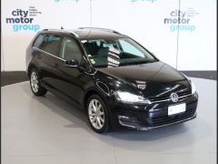 Photo of the vehicle Volkswagen Golf