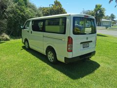 Photo of the vehicle Toyota HiAce